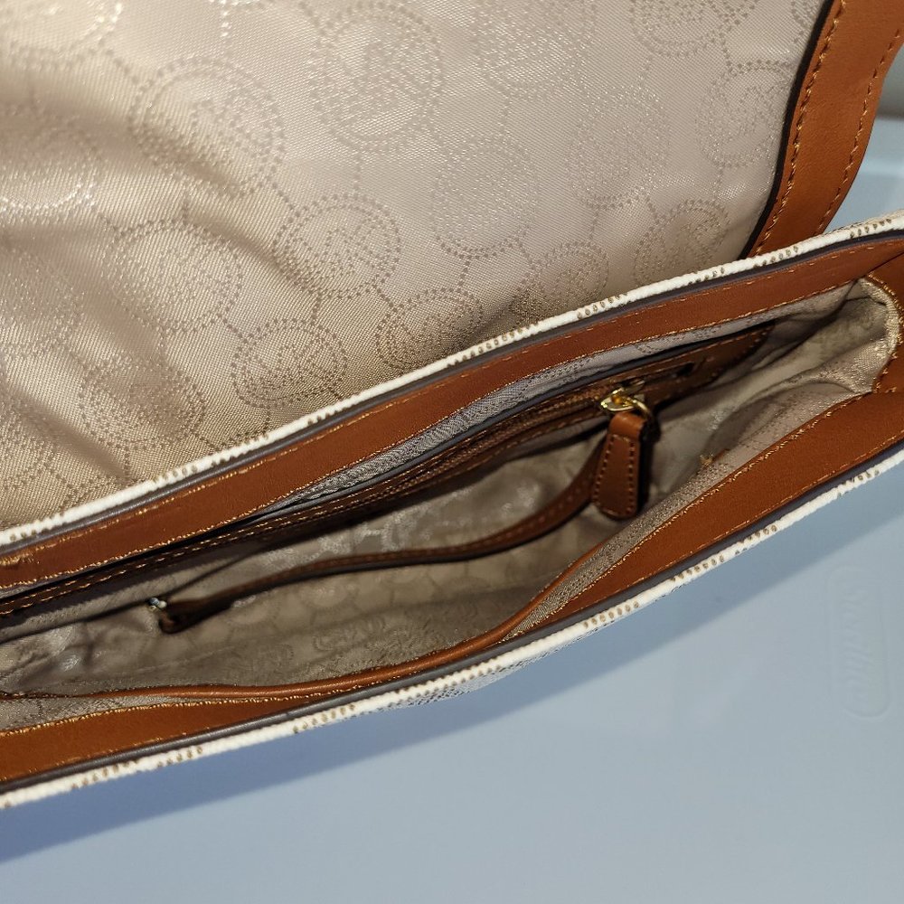 Authentic Michael Kors Purse - image 4